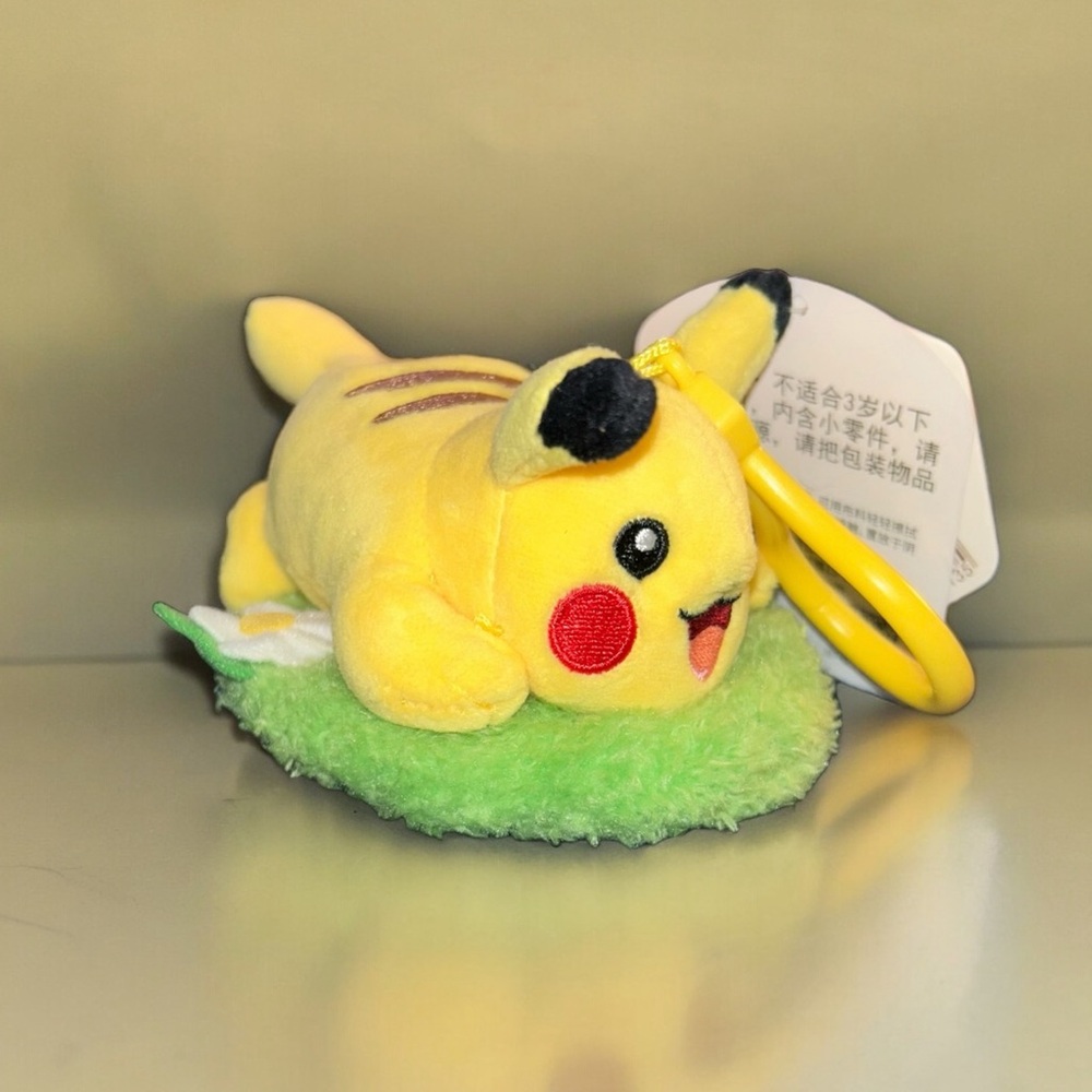 Pikachu Pokemon Laying Down with Flowers Authentic Tags Soft Plush Keychain
